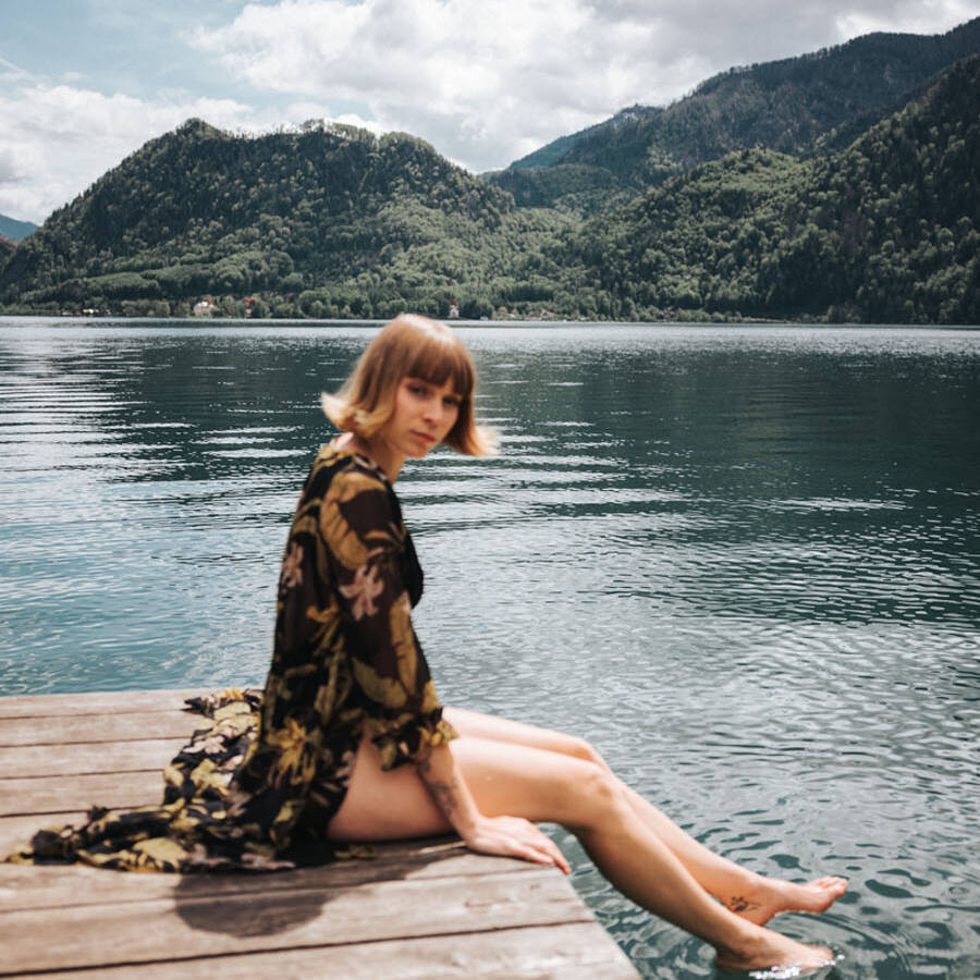 Portrait At The Lake Wit Ella