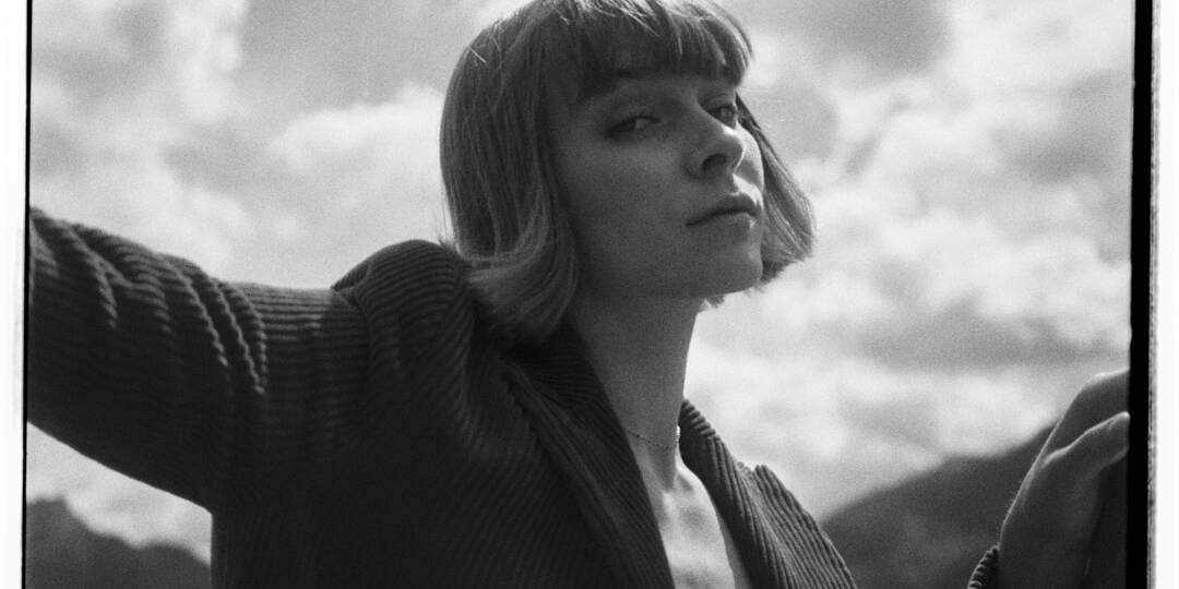 Visuelles Tagebuch – August, Analoge Fotografie 17 Analog Portrait At The Lake Wit Ella