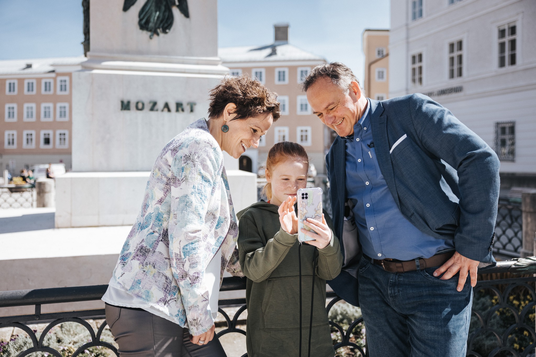 Familienshooting Altstadt Salzburg Zuparino 8121 | Zuparino - Niko Zuparic