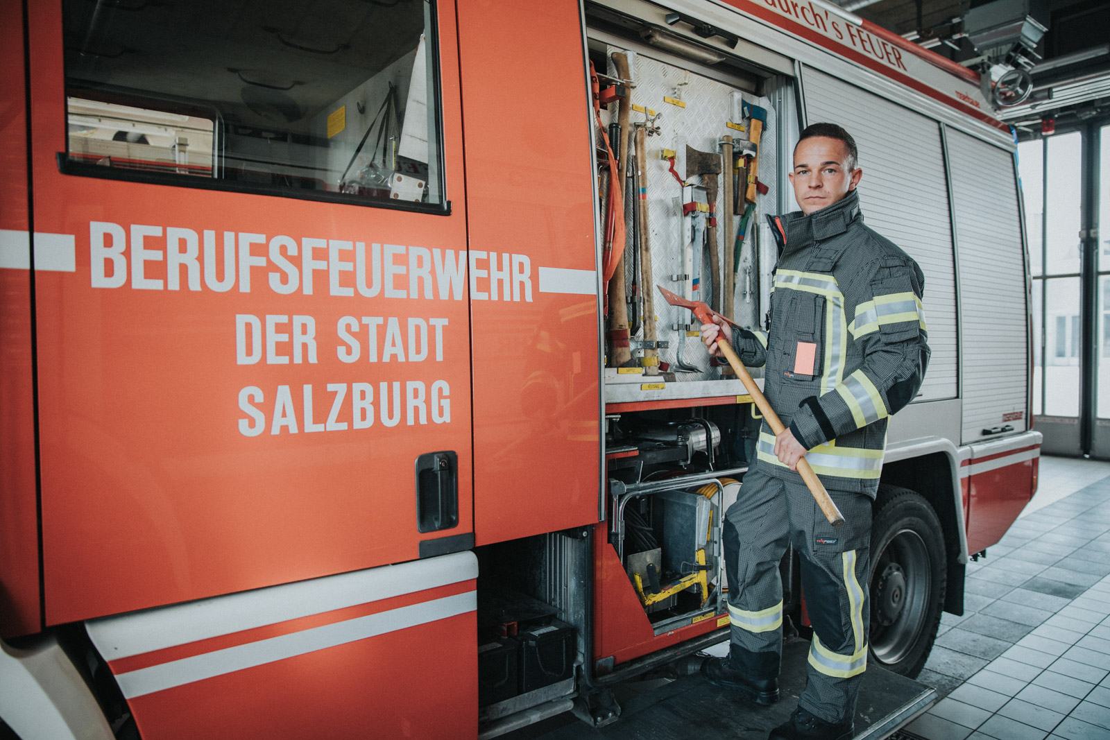 Portrait Berufsfeuerwehr Salzburg Zuparino 6231 | Zuparino - Niko Zuparic