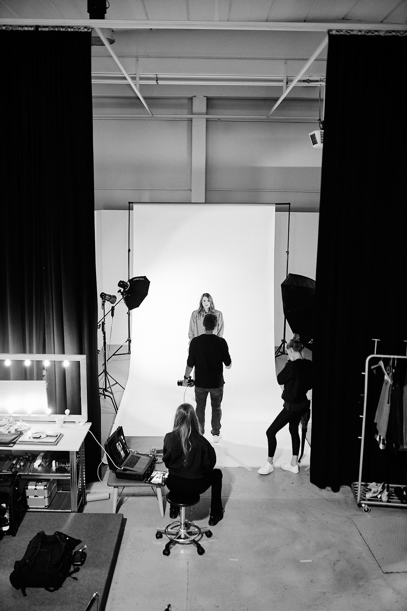 Fashion-Editorial-Bts-Zuparino-Volkshilfe-Kalender-1721 9 Fashion &Amp; Editoral Für Volkshilfe Fashion Kalender