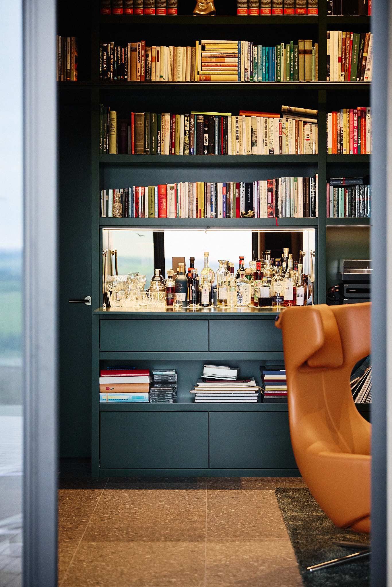 Projekt Haus Am See – Interiorfotografie &Amp; Lichtdesign In Salzburg | Niko Zuparic 10 Wohnbereich Im Haus Am See, Interiorfotografie Von Niko Zuparic – Gestaltung Von Christina Tassioglou &Amp; Martina Hirschberger.