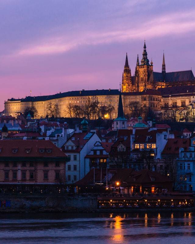 Kurztrip Nach Prag - Prager Burg Bei Nacht